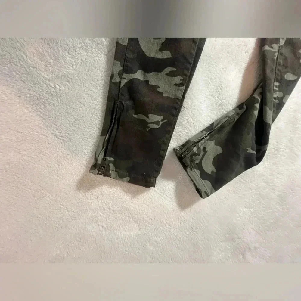 Size: 7 Jean - Picture 5 of 6